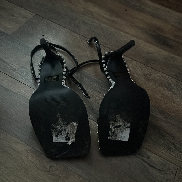 Heels - Picture 3 of 12